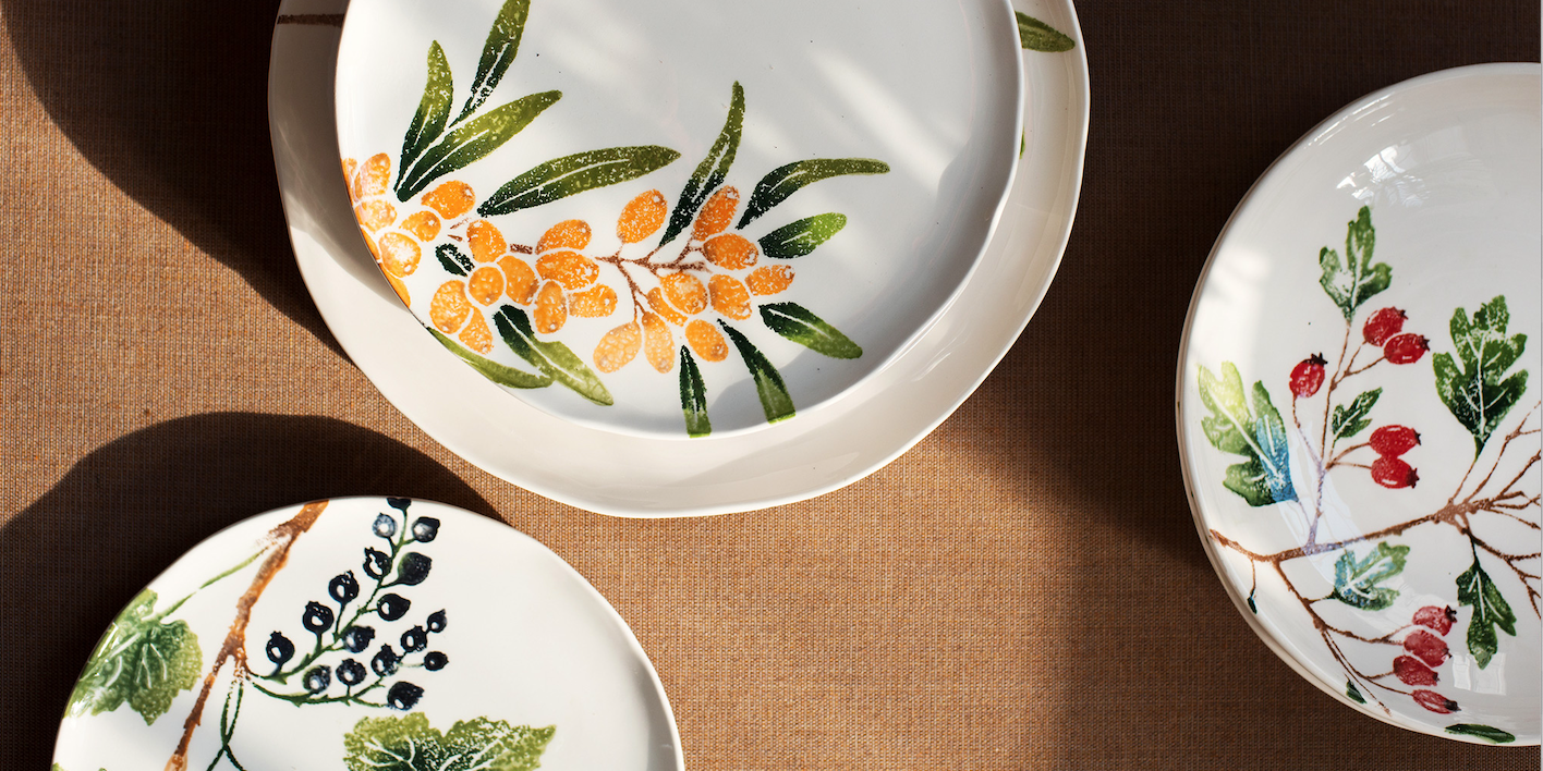 Mixed Berries serveware